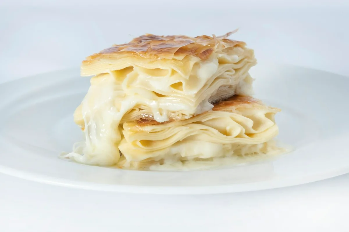Domaći burek sa mesom (razvučeno testo)