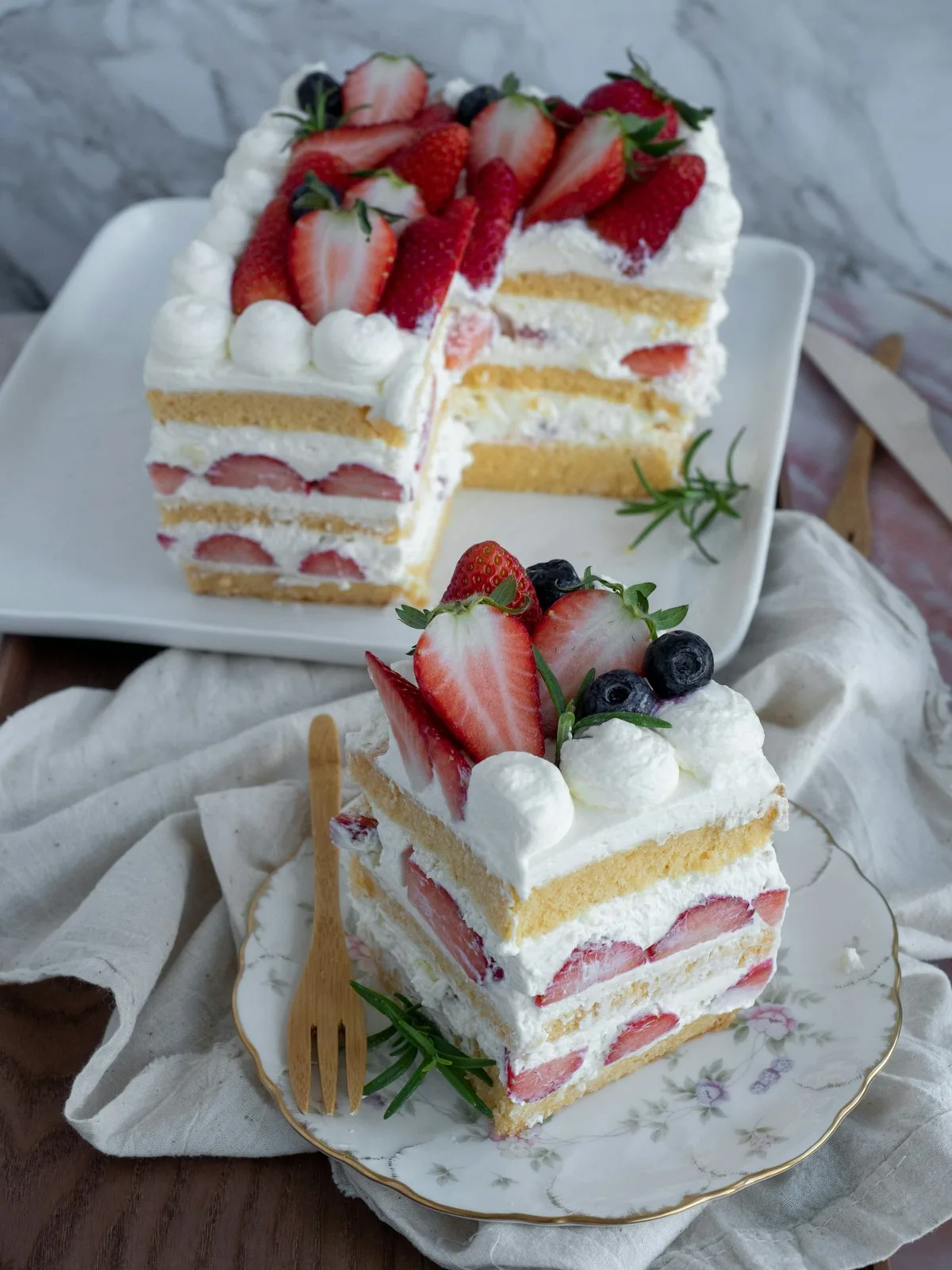 Kapri torta sa jagodama