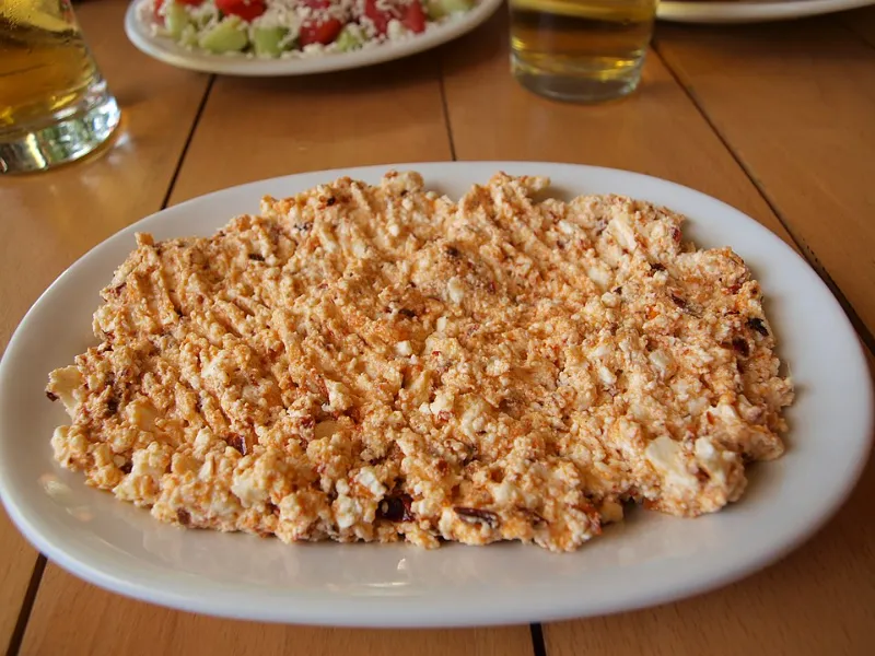 Urnebes salata